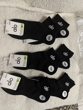 ALO Yoga Black unisex’s Ankle Athletic Socks - 6 pack M size